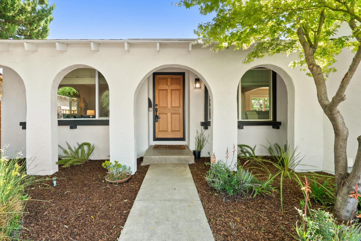 Detail Gallery Image 2 of 42 For 5854 Falon Way, San Jose,  CA 95123 - 3 Beds | 2 Baths