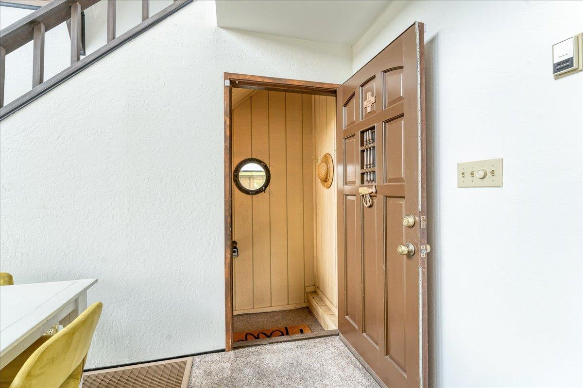 Detail Gallery Image 11 of 36 For 208 Brook Ave, Santa Cruz,  CA 95062 - 3 Beds | 2 Baths