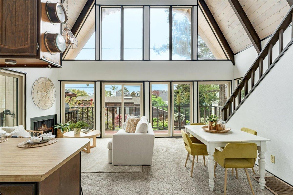 Detail Gallery Image 3 of 36 For 208 Brook Ave, Santa Cruz,  CA 95062 - 3 Beds | 2 Baths
