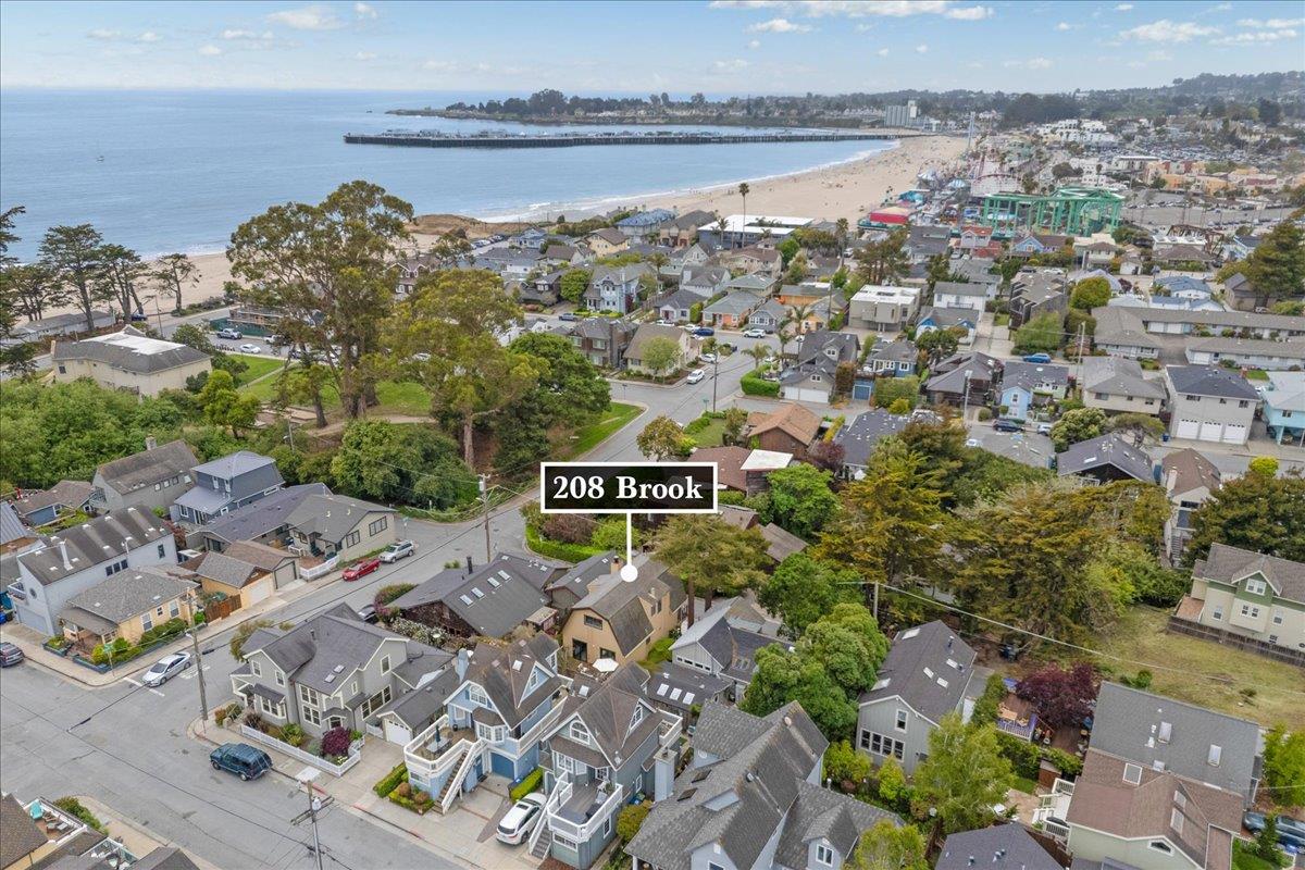 Detail Gallery Image 35 of 36 For 208 Brook Ave, Santa Cruz,  CA 95062 - 3 Beds | 2 Baths