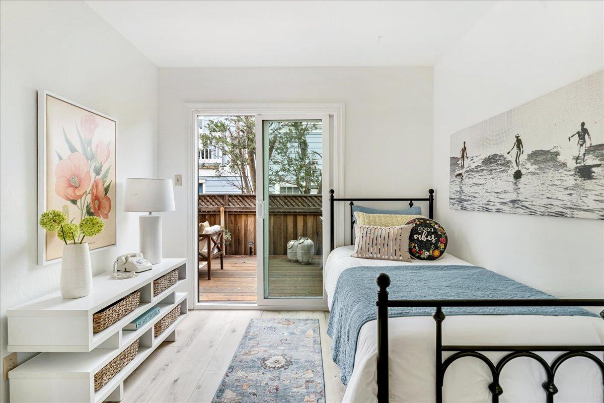Detail Gallery Image 4 of 36 For 208 Brook Ave, Santa Cruz,  CA 95062 - 3 Beds | 2 Baths