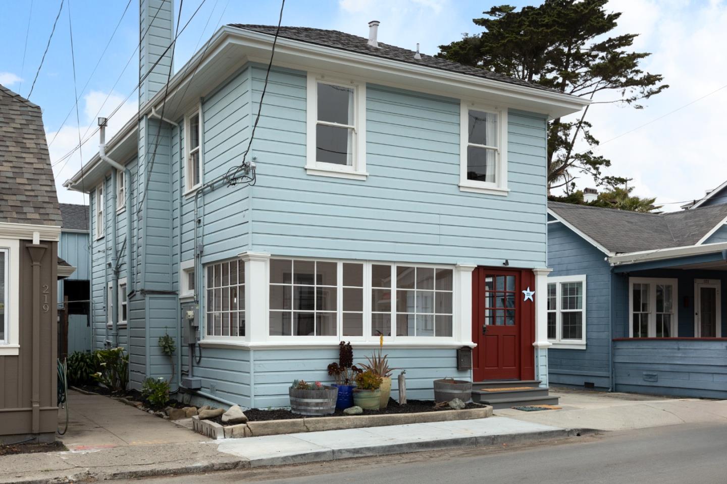 Detail Gallery Image 2 of 31 For 221 San Jose Ave, Capitola,  CA 95010 - 3 Beds | 1 Baths
