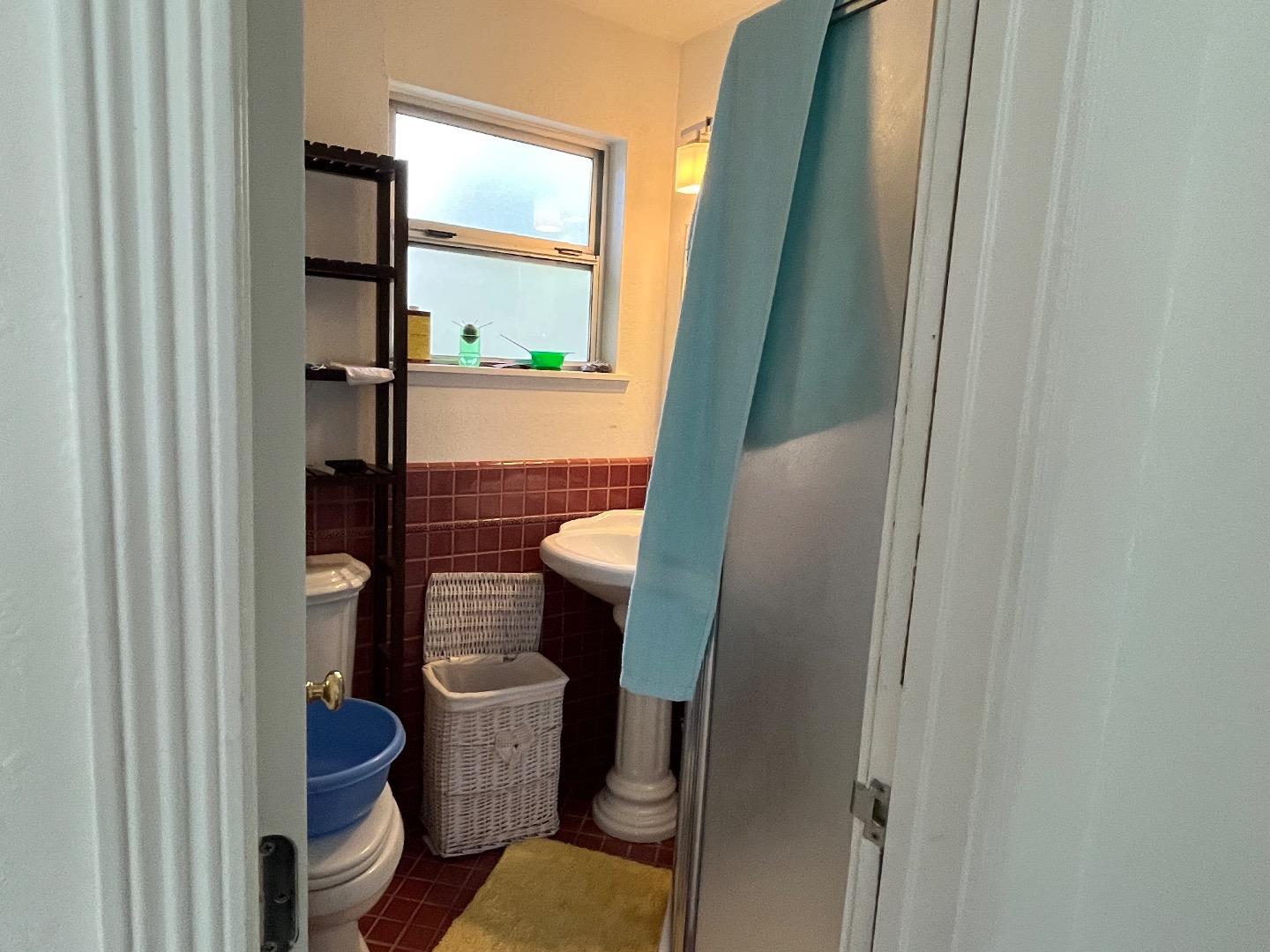 Detail Gallery Image 12 of 21 For 684 Roble Ave, Menlo Park,  CA 94025 - 3 Beds | 4 Baths