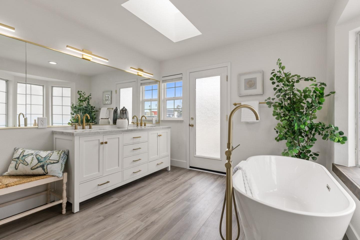 Detail Gallery Image 24 of 45 For 315 Valdez Ave, Half Moon Bay,  CA 94019 - 5 Beds | 3 Baths