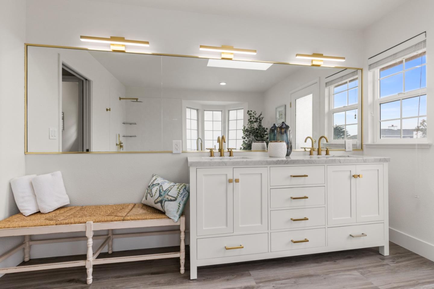 Detail Gallery Image 25 of 45 For 315 Valdez Ave, Half Moon Bay,  CA 94019 - 5 Beds | 3 Baths