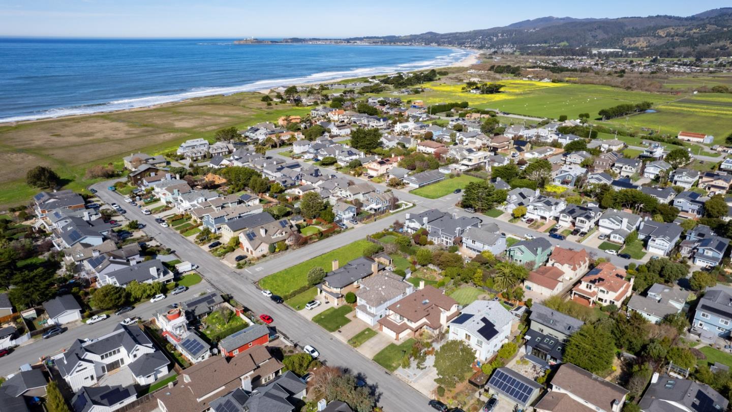 Detail Gallery Image 43 of 45 For 315 Valdez Ave, Half Moon Bay,  CA 94019 - 5 Beds | 3 Baths