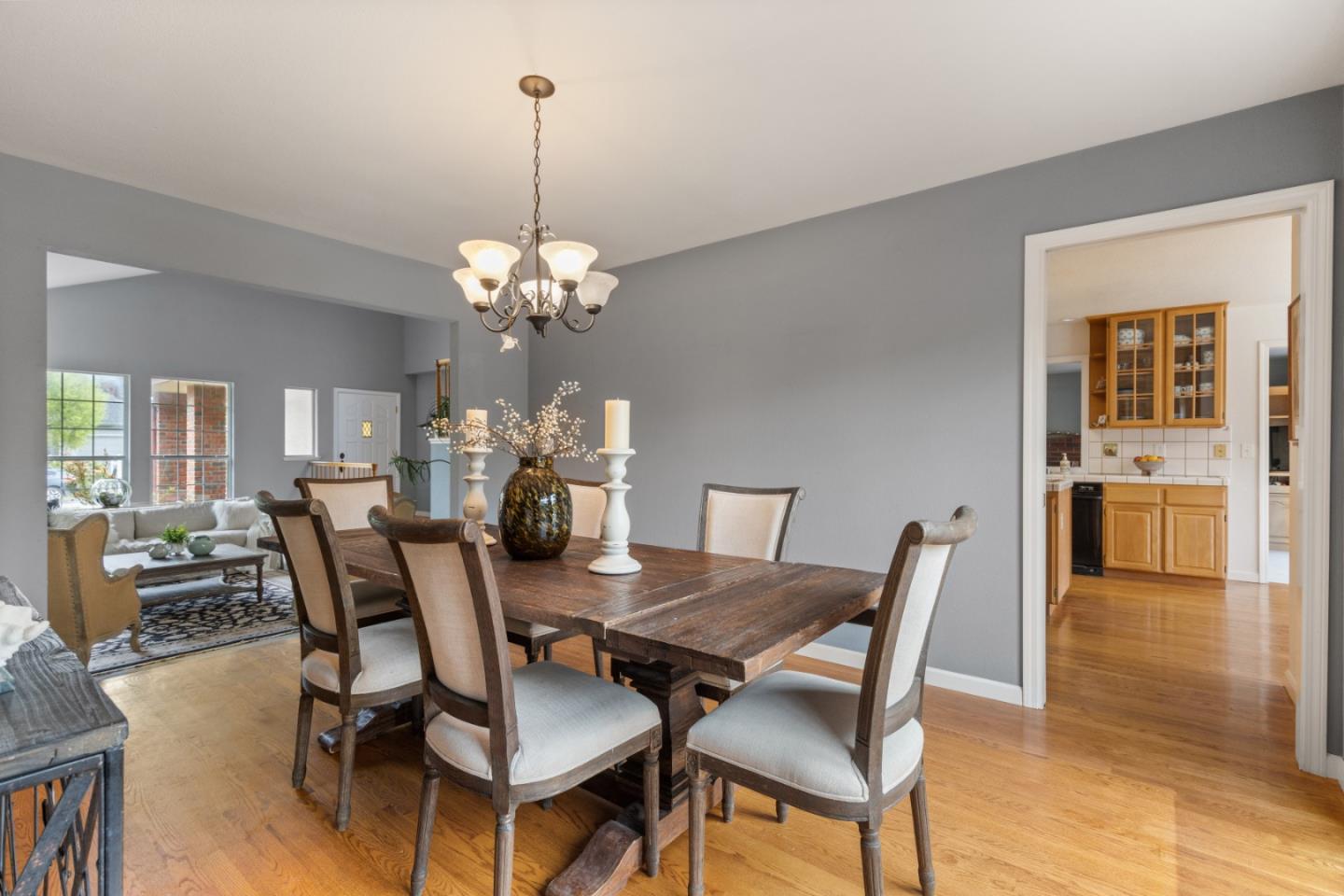 Detail Gallery Image 8 of 45 For 315 Valdez Ave, Half Moon Bay,  CA 94019 - 5 Beds | 3 Baths