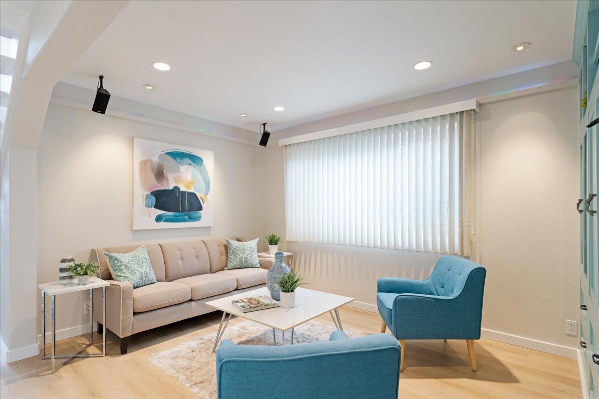 Detail Gallery Image 12 of 43 For 308 Cypress Ave, Santa Cruz,  CA 95062 - 2 Beds | 2 Baths