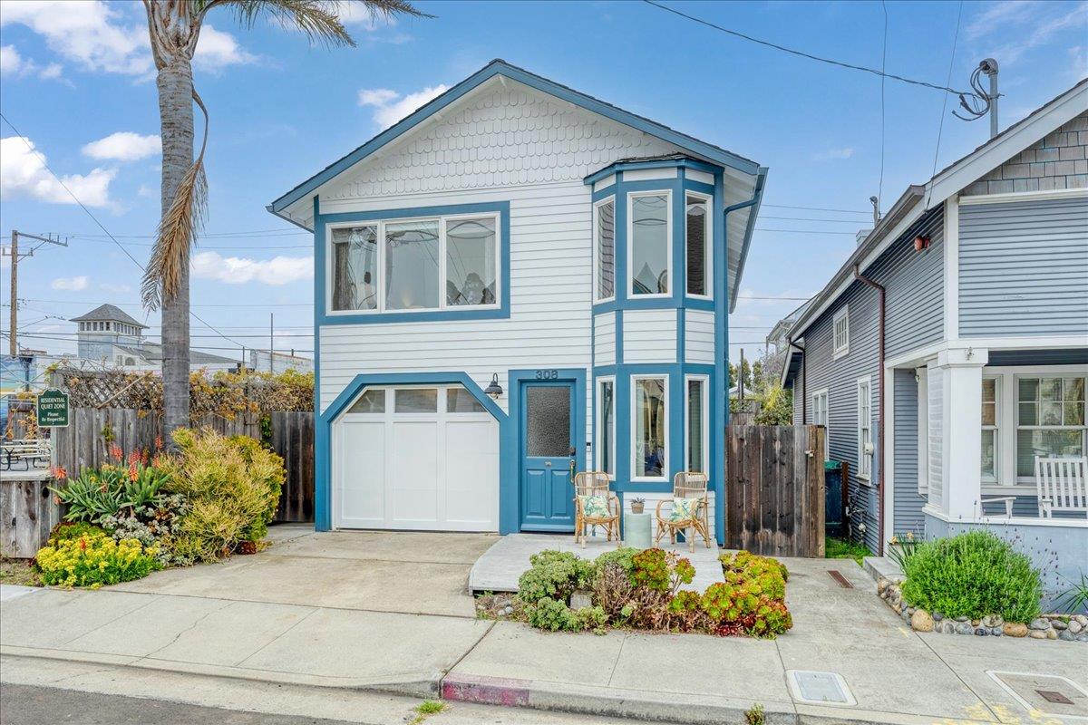 Detail Gallery Image 3 of 43 For 308 Cypress Ave, Santa Cruz,  CA 95062 - 2 Beds | 2 Baths