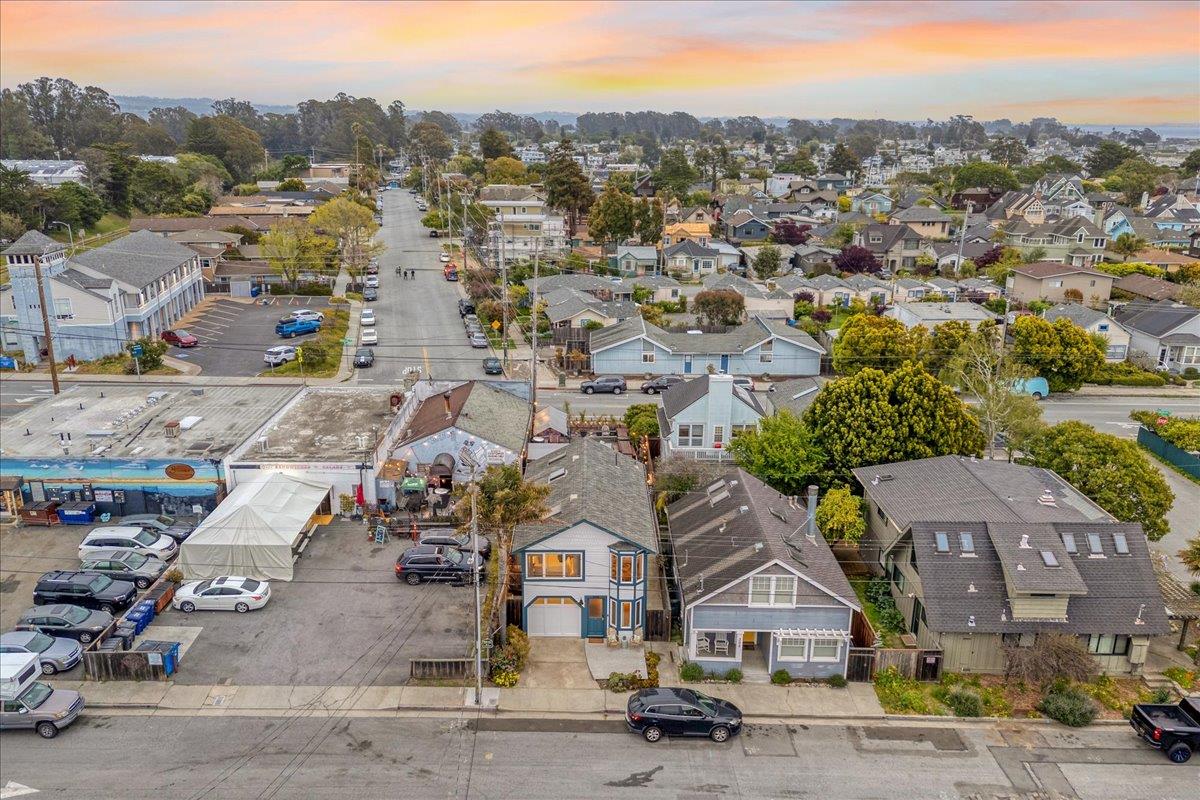 Detail Gallery Image 35 of 43 For 308 Cypress Ave, Santa Cruz,  CA 95062 - 2 Beds | 2 Baths