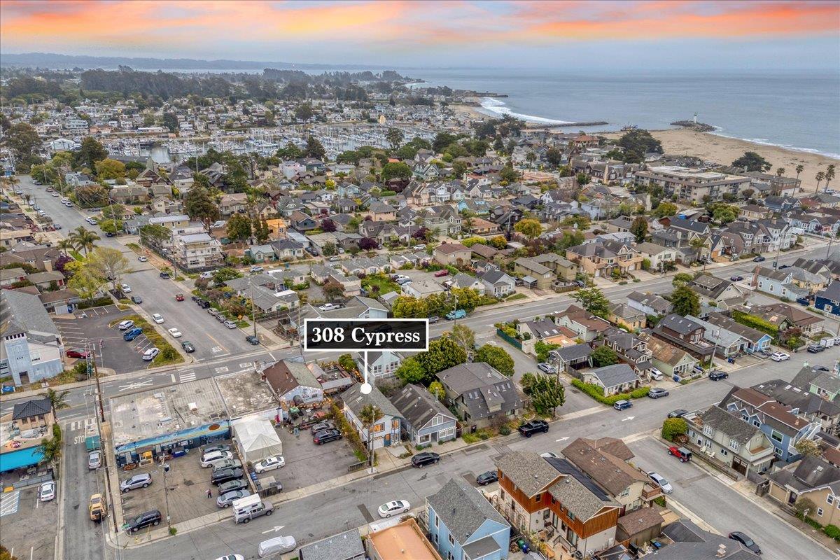 Detail Gallery Image 36 of 43 For 308 Cypress Ave, Santa Cruz,  CA 95062 - 2 Beds | 2 Baths