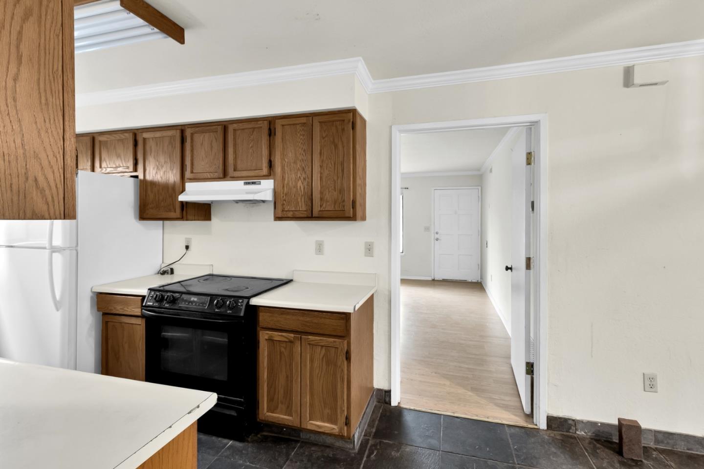 Detail Gallery Image 11 of 40 For 148 Myrtle St, Santa Cruz,  CA 95060 - 5 Beds | 3 Baths