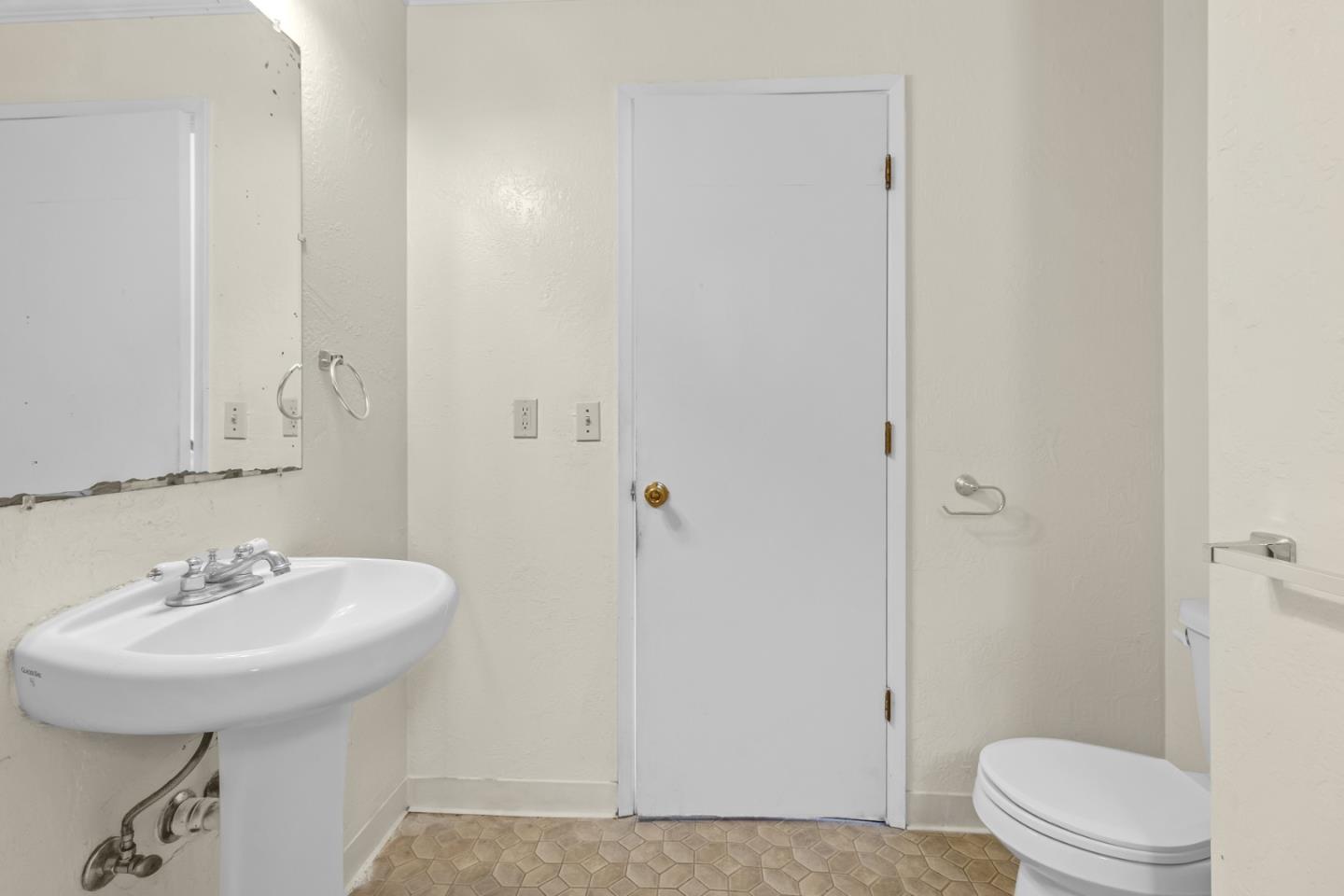Detail Gallery Image 30 of 40 For 148 Myrtle St, Santa Cruz,  CA 95060 - 5 Beds | 3 Baths