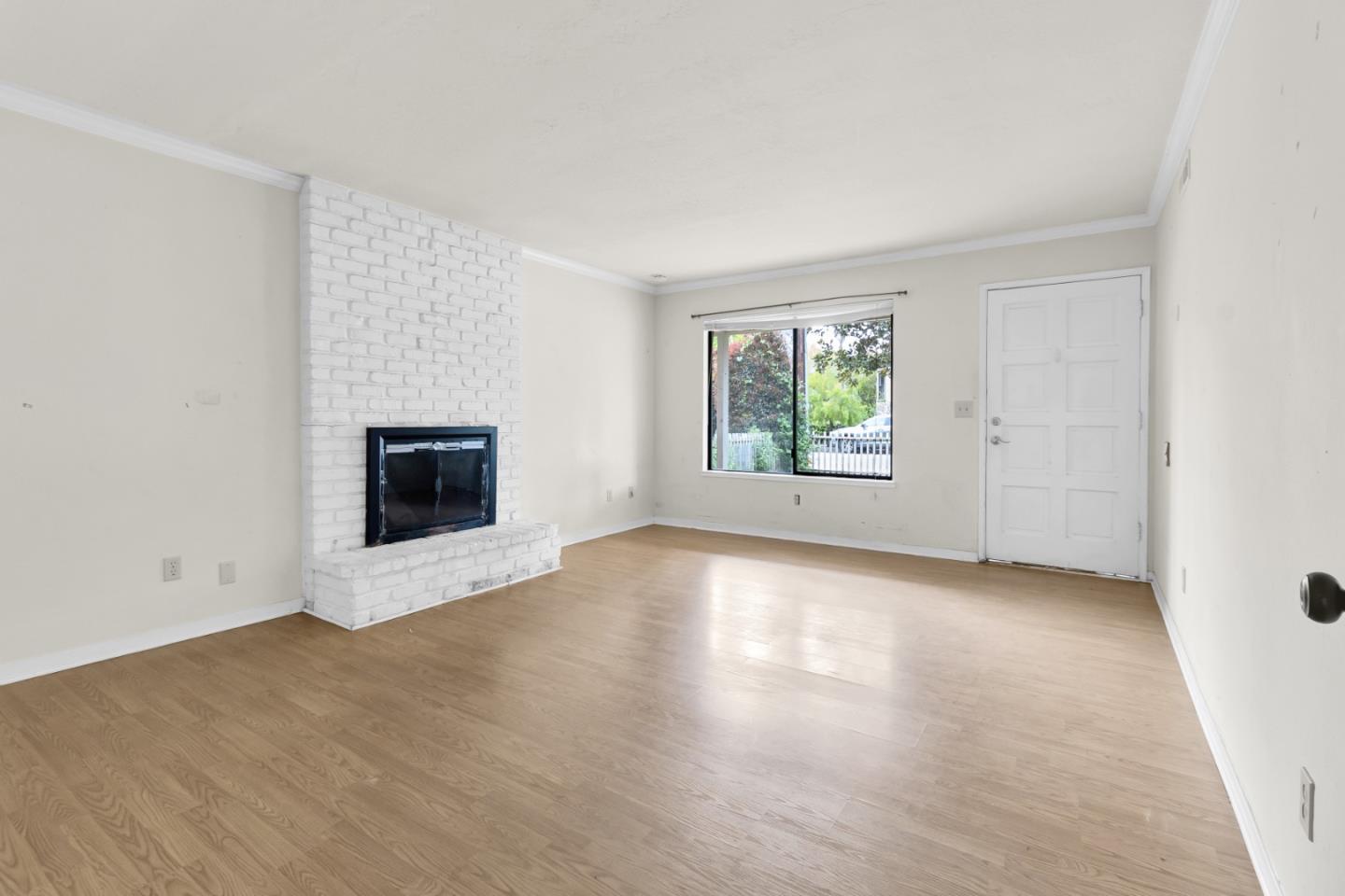 Detail Gallery Image 6 of 40 For 148 Myrtle St, Santa Cruz,  CA 95060 - 5 Beds | 3 Baths
