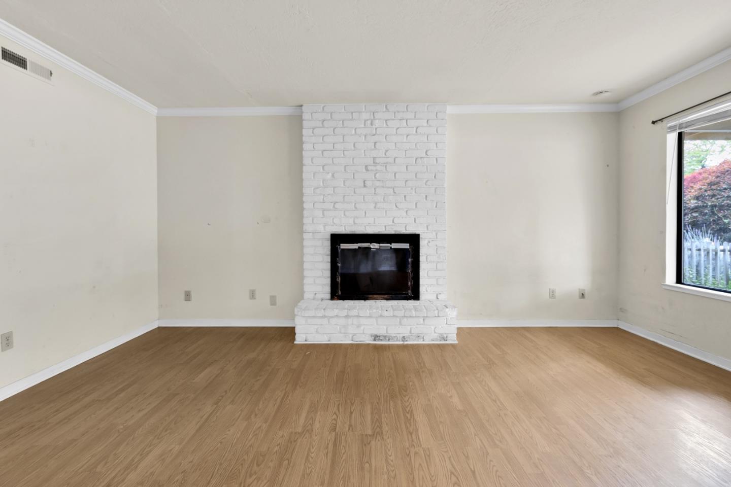 Detail Gallery Image 9 of 40 For 148 Myrtle St, Santa Cruz,  CA 95060 - 5 Beds | 3 Baths
