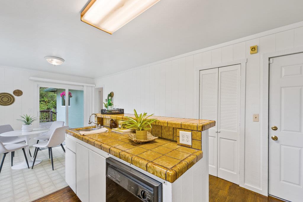 Detail Gallery Image 18 of 34 For 1826 15th Ave, Santa Cruz,  CA 95062 - 2 Beds | 1 Baths