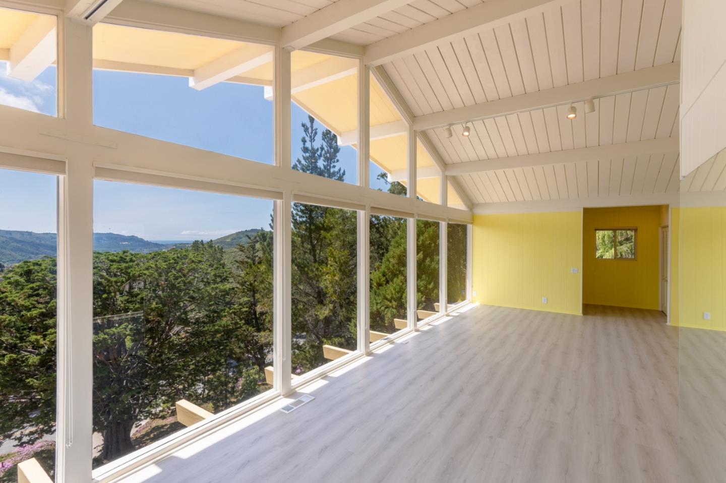 Detail Gallery Image 4 of 31 For 25625 Tierra Grande Dr, Carmel,  CA 93923 - 4 Beds | 4 Baths