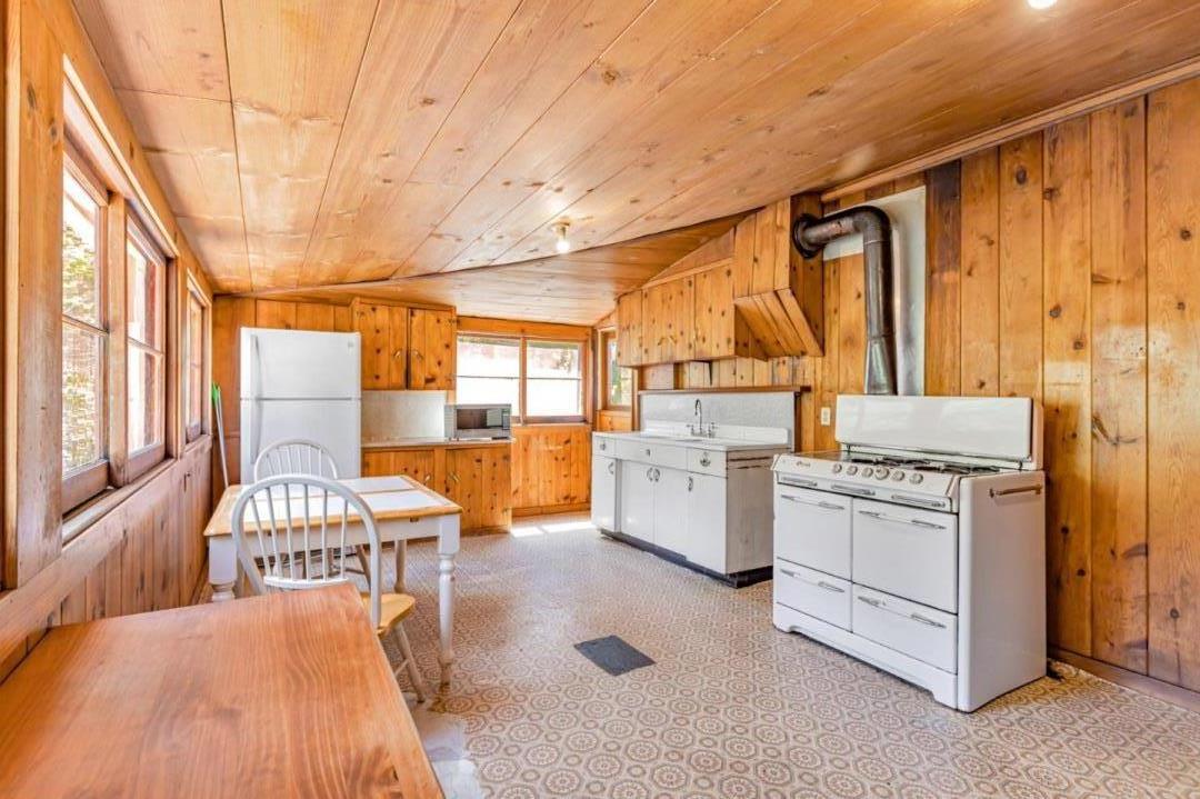 Detail Gallery Image 11 of 30 For 12970 Highway 9, Boulder Creek,  CA 95006 - 3 Beds | 1/1 Baths