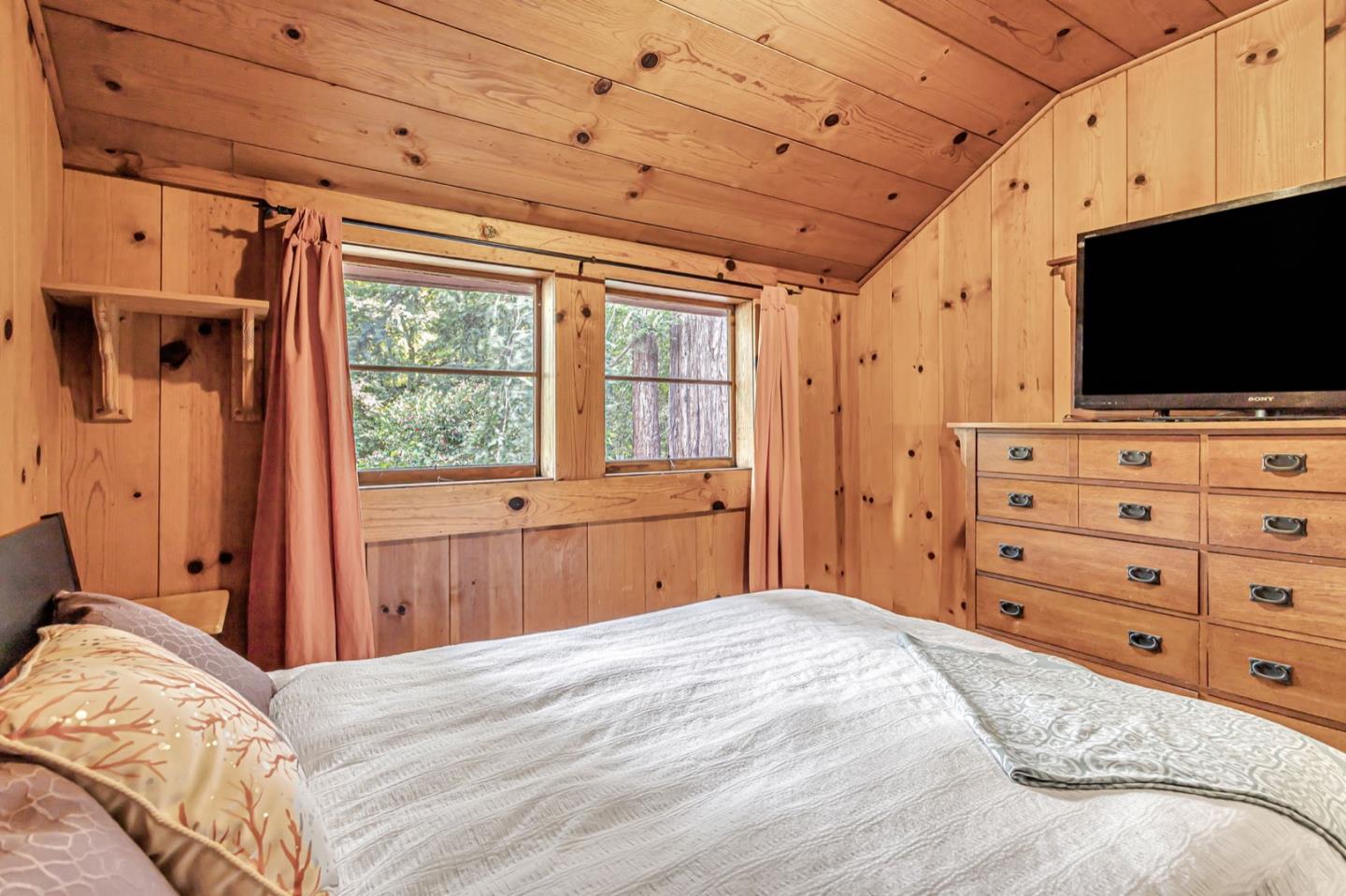 Detail Gallery Image 15 of 30 For 12970 Highway 9, Boulder Creek,  CA 95006 - 3 Beds | 1/1 Baths