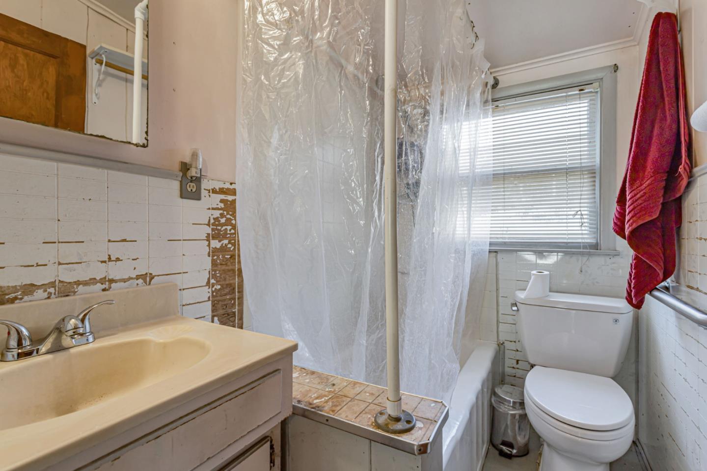 Detail Gallery Image 21 of 30 For 12970 Highway 9, Boulder Creek,  CA 95006 - 3 Beds | 1/1 Baths