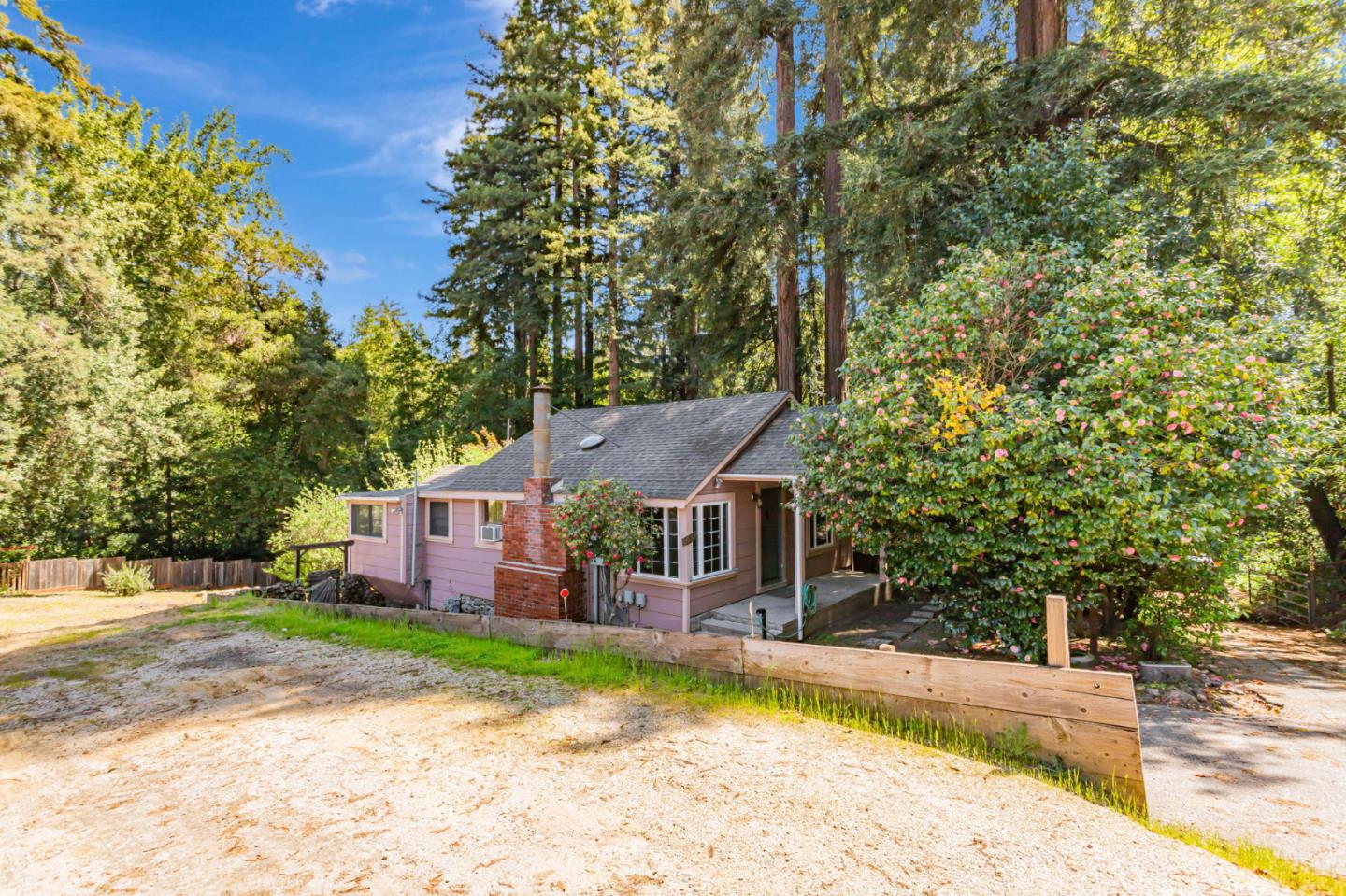 Detail Gallery Image 4 of 30 For 12970 Highway 9, Boulder Creek,  CA 95006 - 3 Beds | 1/1 Baths