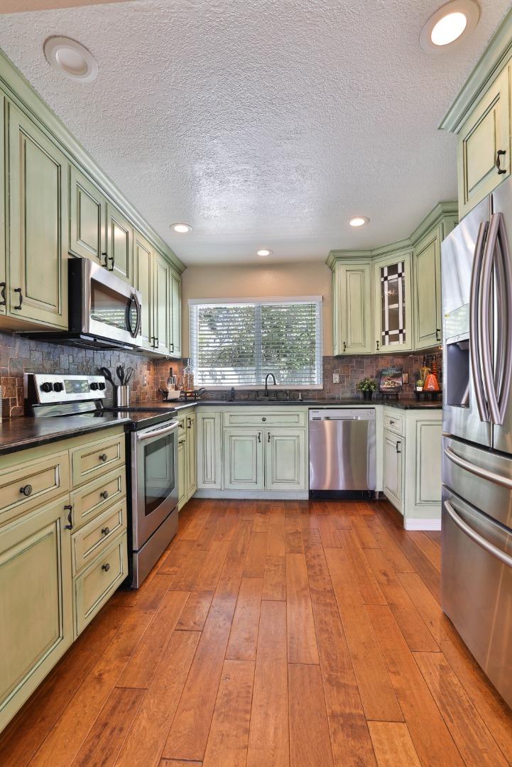 Detail Gallery Image 14 of 33 For 5699 Saxony Ct, San Jose,  CA 95123 - 2 Beds | 2 Baths