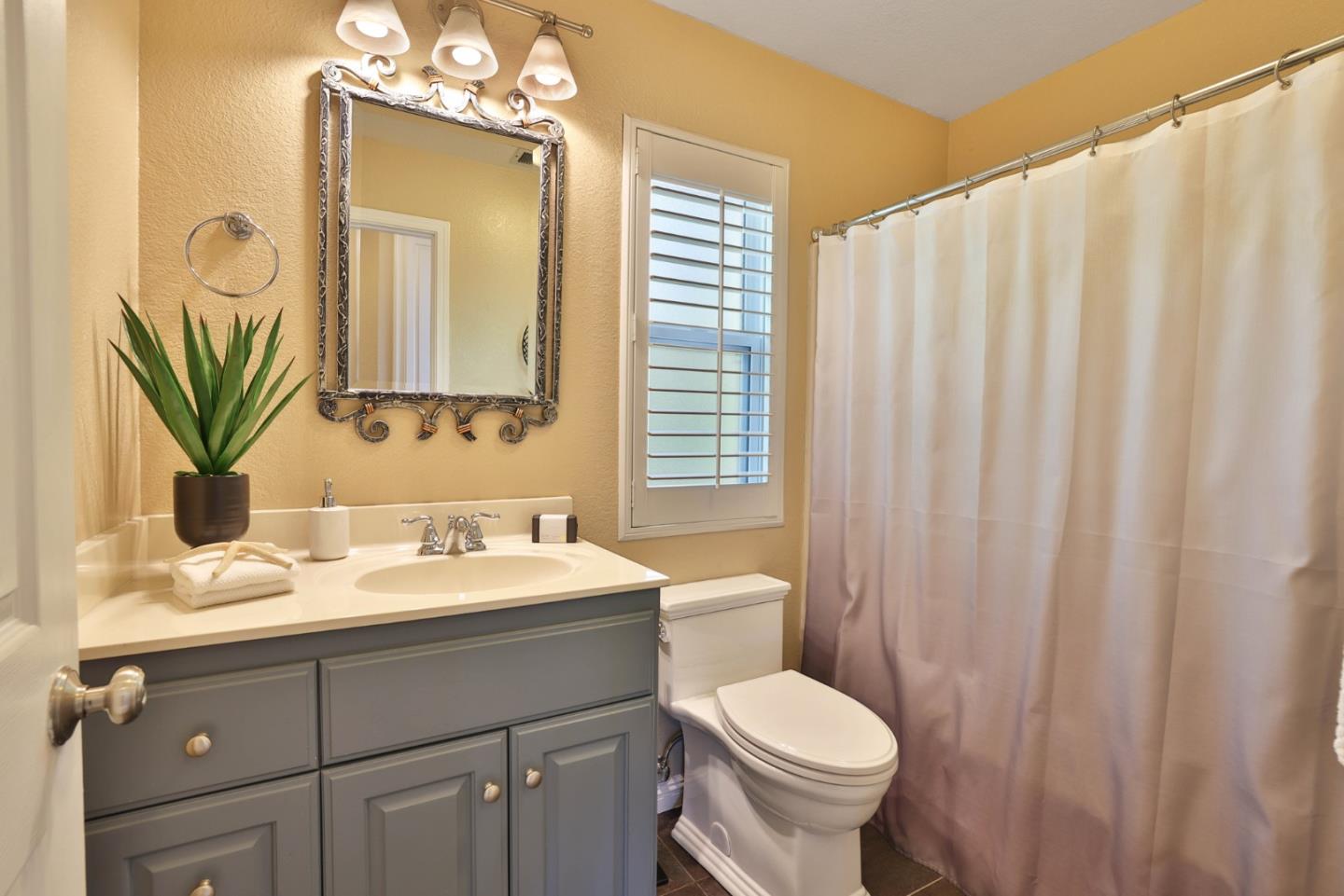 Detail Gallery Image 16 of 33 For 5699 Saxony Ct, San Jose,  CA 95123 - 2 Beds | 2 Baths