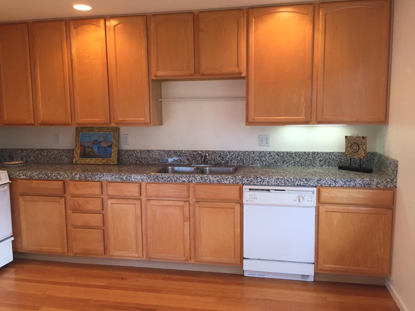 Detail Gallery Image 1 of 8 For 480 Sequoia, Redwood City,  CA 94061 - 2 Beds | 1 Baths