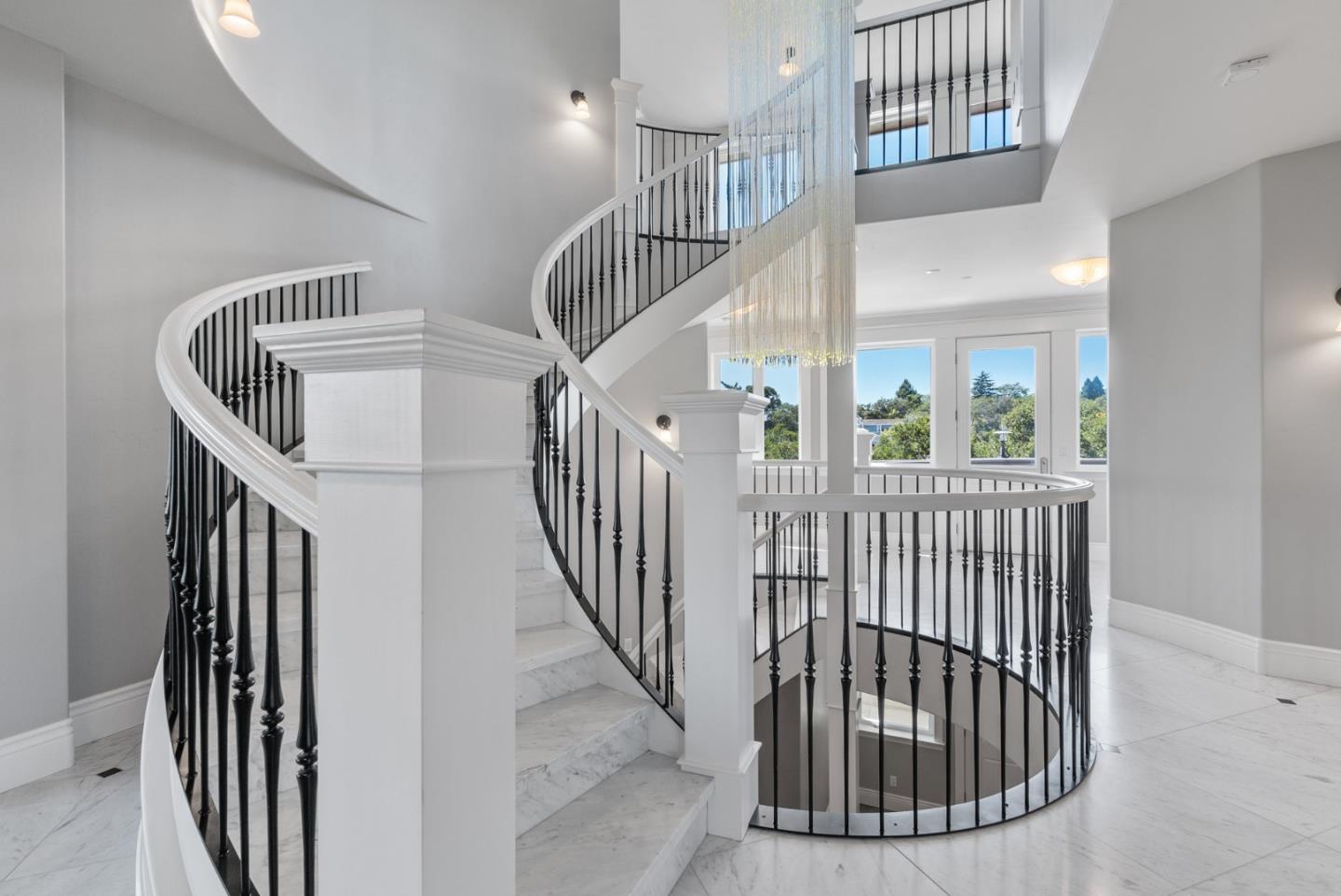 Detail Gallery Image 11 of 115 For 40 S Circle Dr, Santa Cruz,  CA 95060 - 4 Beds | 4/2 Baths