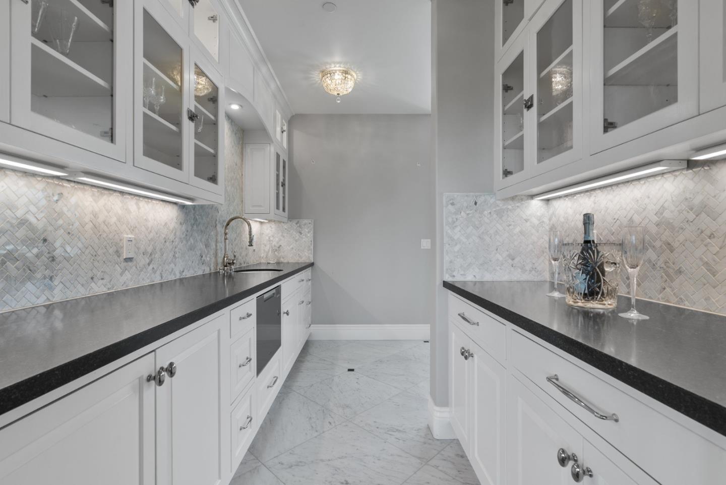 Detail Gallery Image 18 of 115 For 40 S Circle Dr, Santa Cruz,  CA 95060 - 4 Beds | 4/2 Baths