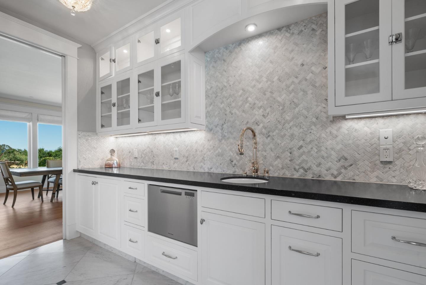 Detail Gallery Image 19 of 115 For 40 S Circle Dr, Santa Cruz,  CA 95060 - 4 Beds | 4/2 Baths
