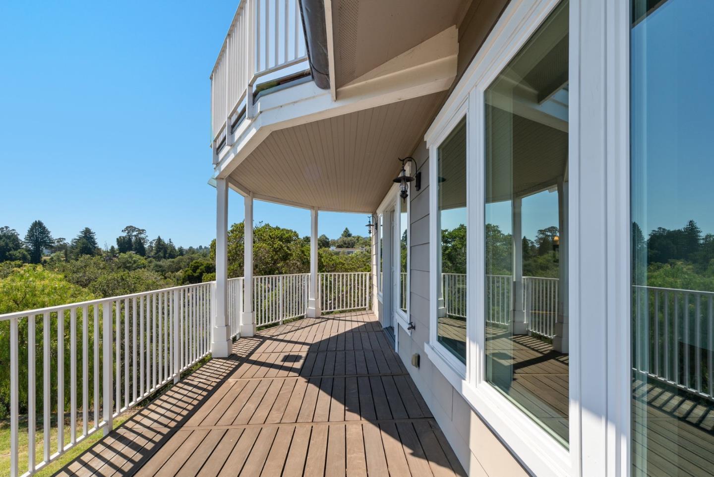 Detail Gallery Image 24 of 115 For 40 S Circle Dr, Santa Cruz,  CA 95060 - 4 Beds | 4/2 Baths