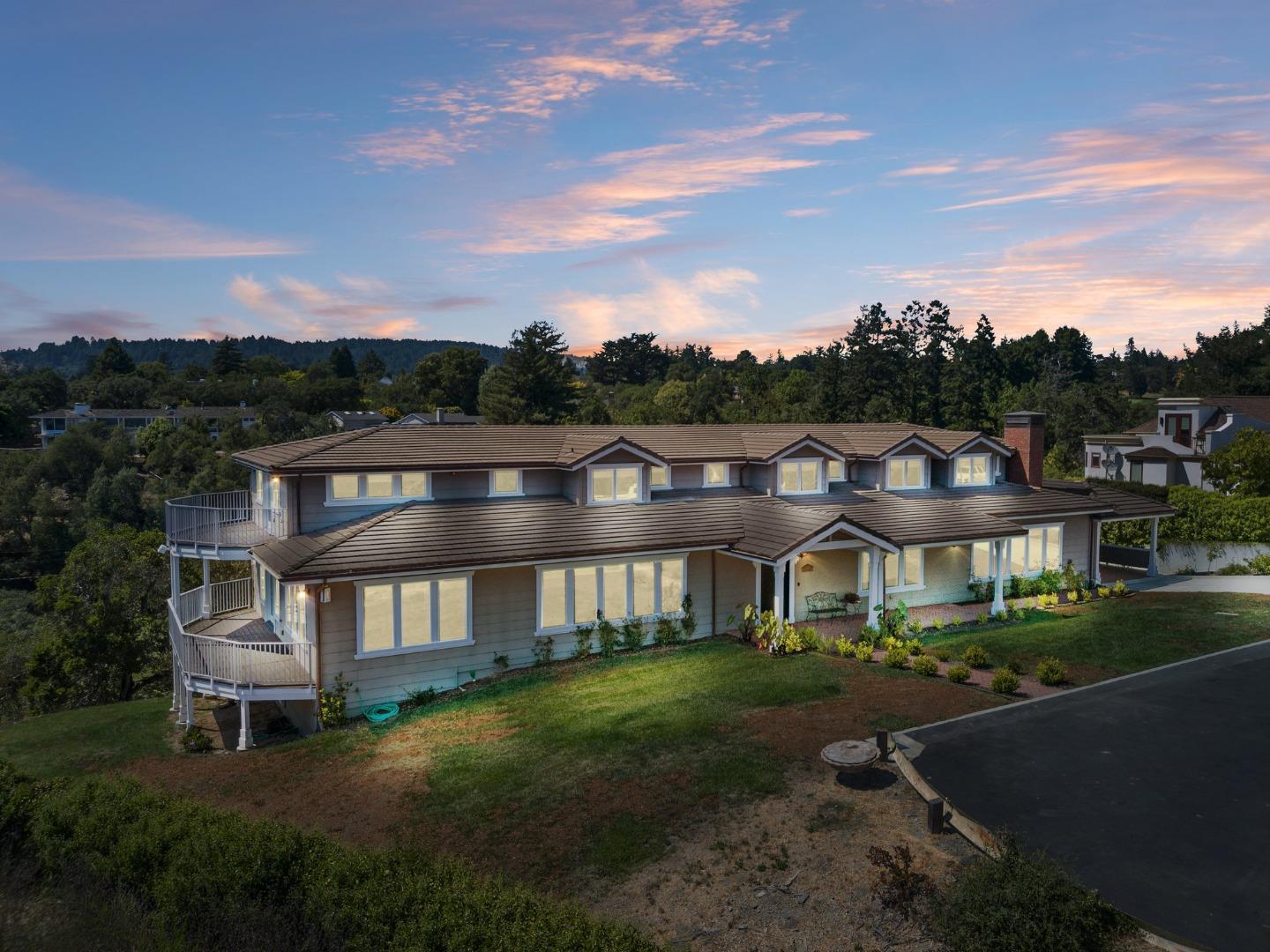 Detail Gallery Image 3 of 115 For 40 S Circle Dr, Santa Cruz,  CA 95060 - 4 Beds | 4/2 Baths