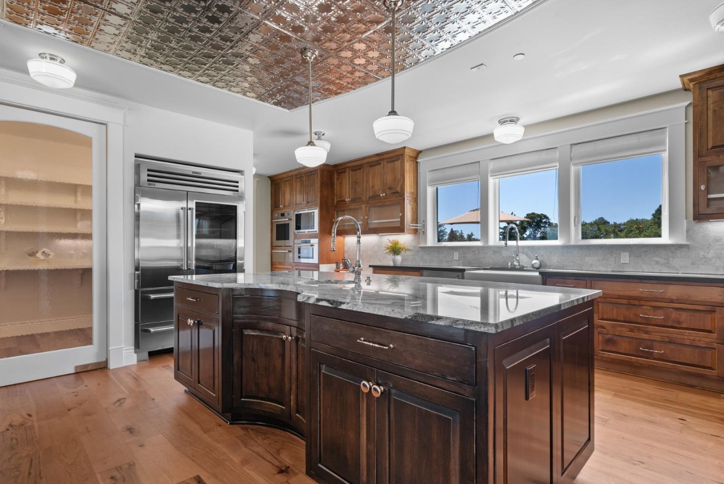 Detail Gallery Image 37 of 115 For 40 S Circle Dr, Santa Cruz,  CA 95060 - 4 Beds | 4/2 Baths