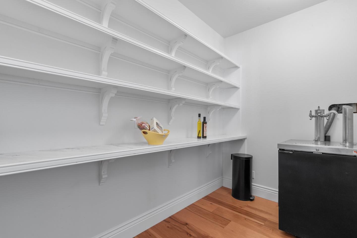 Detail Gallery Image 38 of 115 For 40 S Circle Dr, Santa Cruz,  CA 95060 - 4 Beds | 4/2 Baths