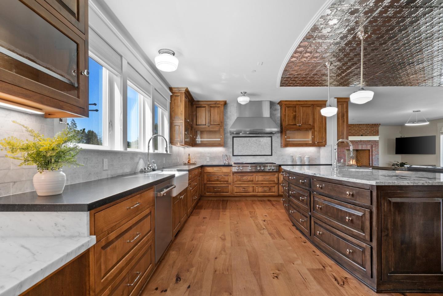 Detail Gallery Image 42 of 115 For 40 S Circle Dr, Santa Cruz,  CA 95060 - 4 Beds | 4/2 Baths