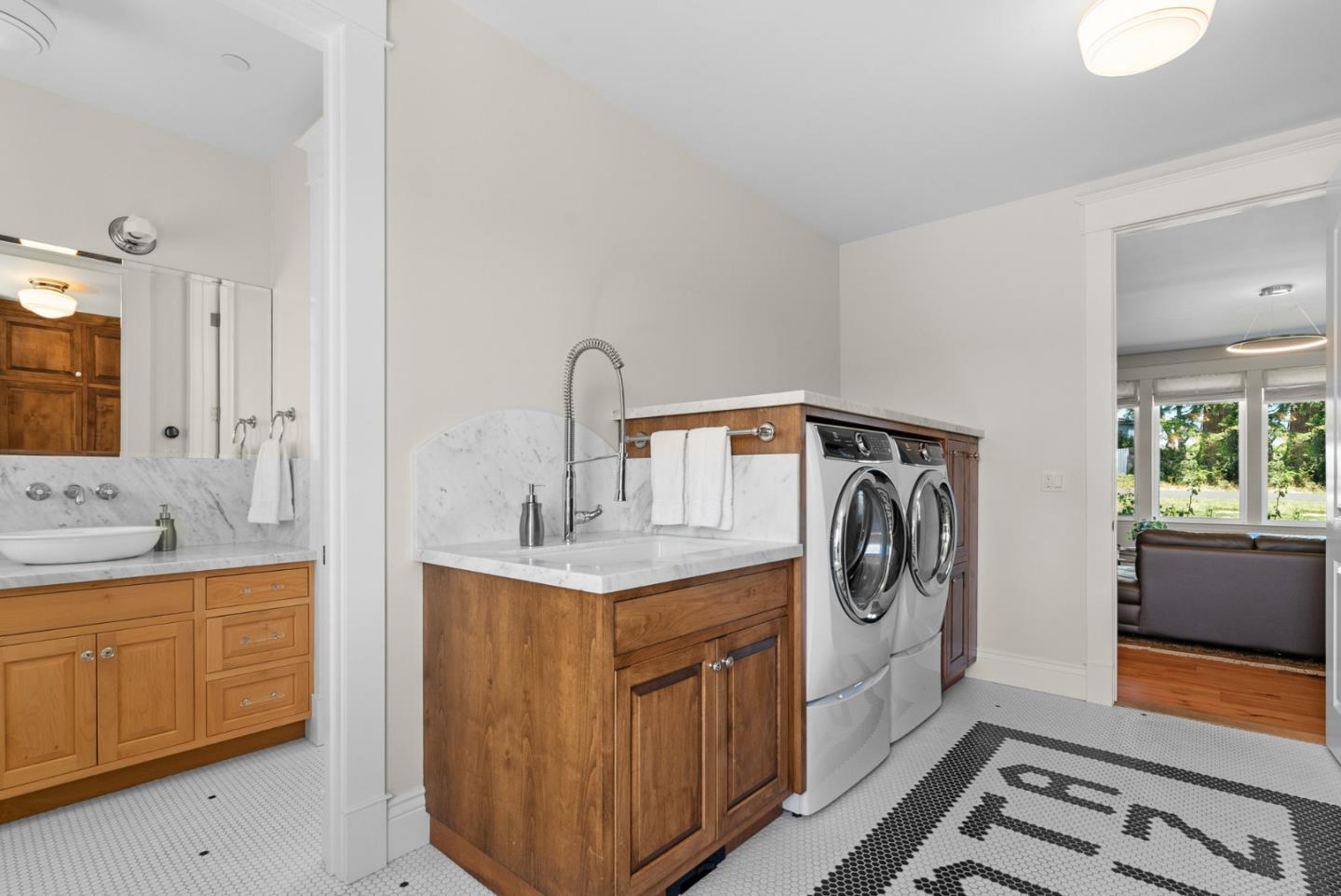 Detail Gallery Image 54 of 115 For 40 S Circle Dr, Santa Cruz,  CA 95060 - 4 Beds | 4/2 Baths