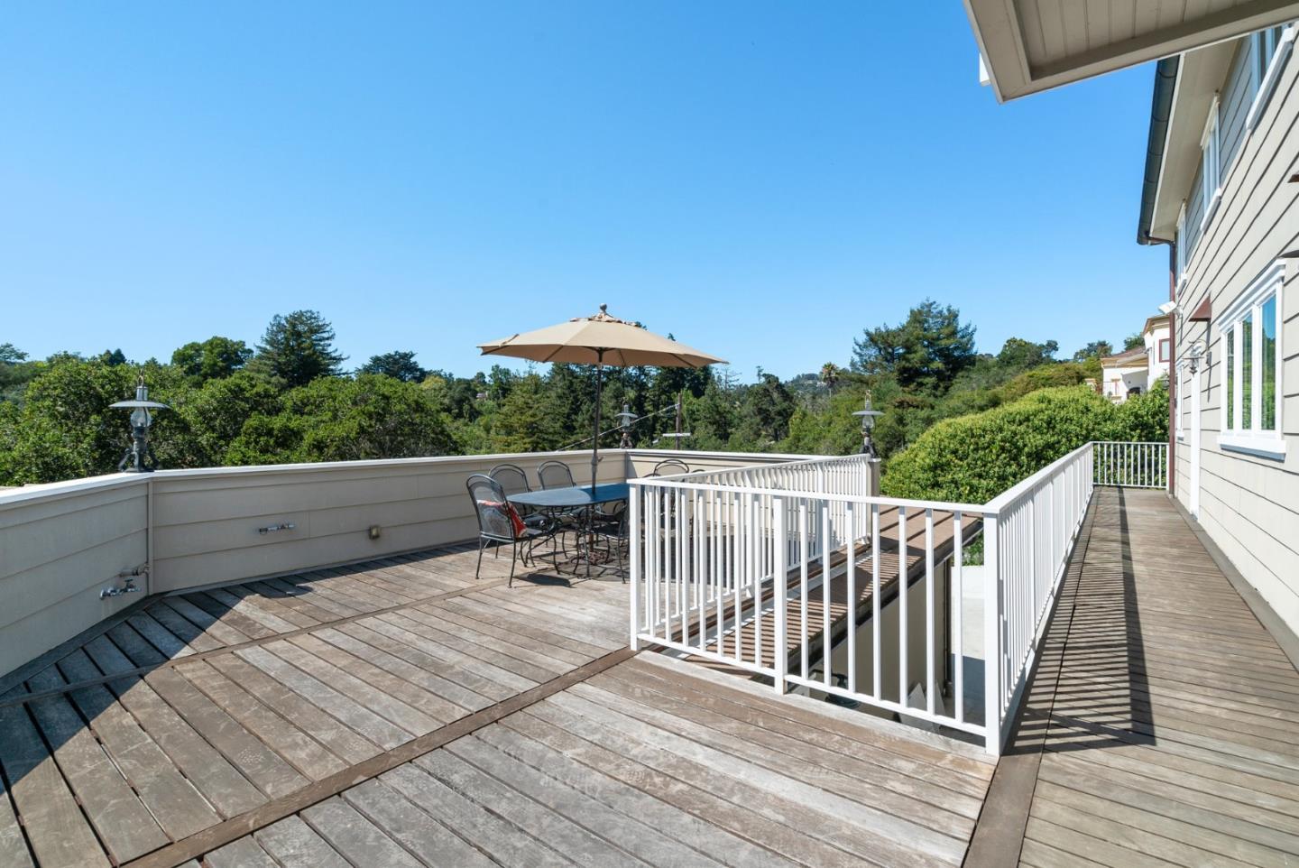 Detail Gallery Image 58 of 115 For 40 S Circle Dr, Santa Cruz,  CA 95060 - 4 Beds | 4/2 Baths