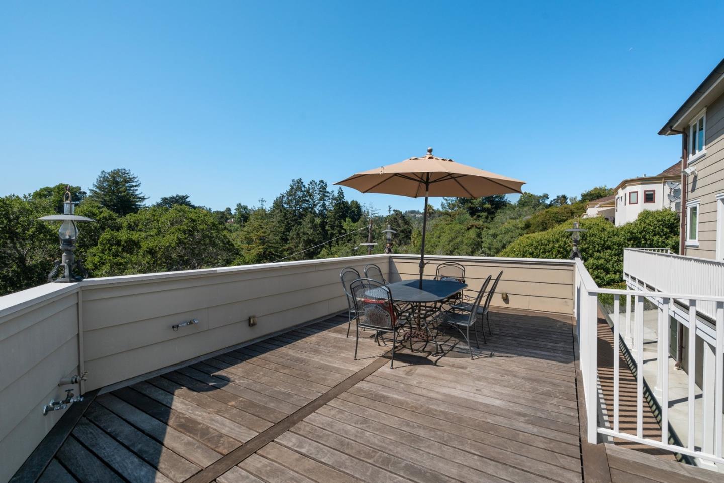 Detail Gallery Image 59 of 115 For 40 S Circle Dr, Santa Cruz,  CA 95060 - 4 Beds | 4/2 Baths