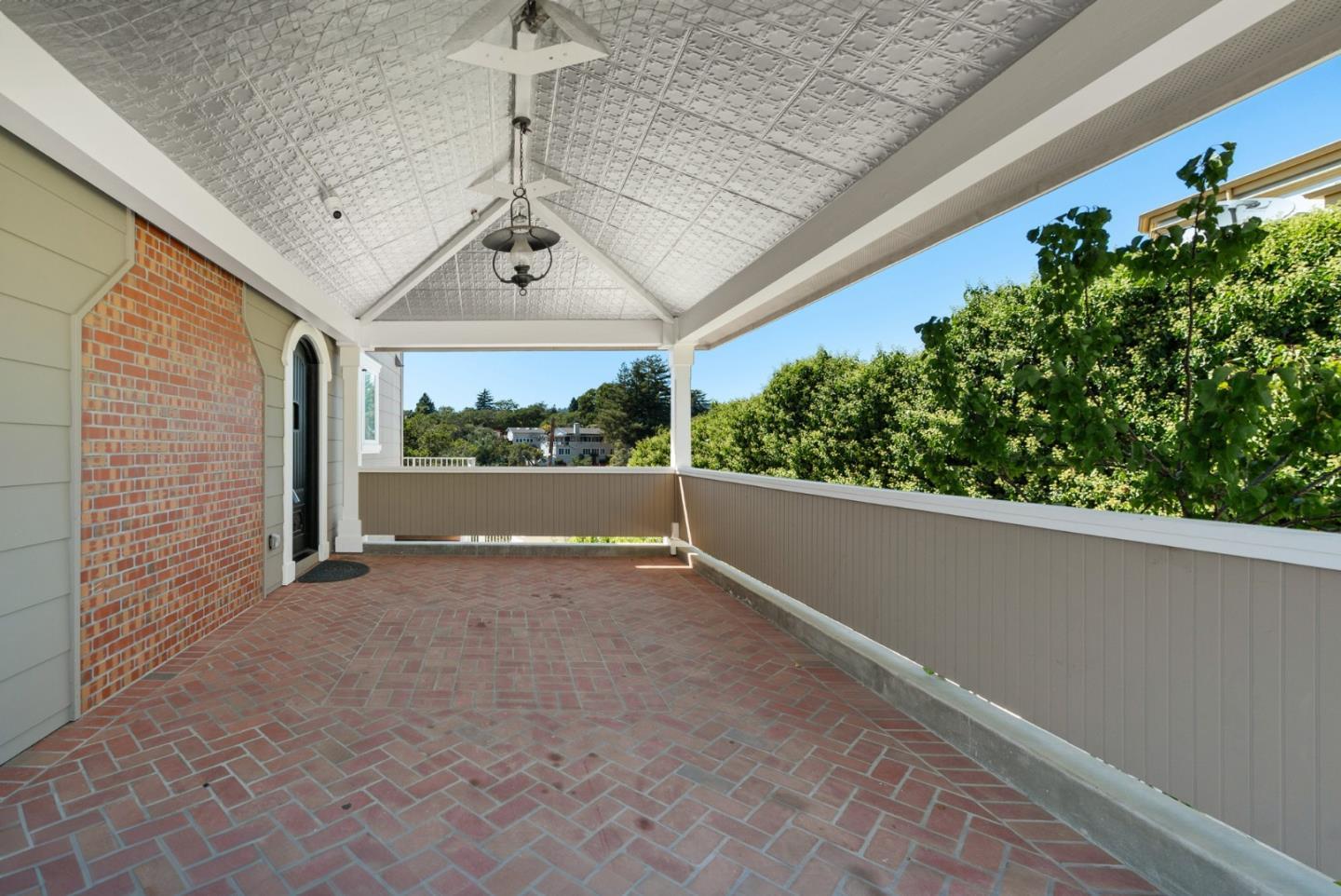 Detail Gallery Image 8 of 115 For 40 S Circle Dr, Santa Cruz,  CA 95060 - 4 Beds | 4/2 Baths