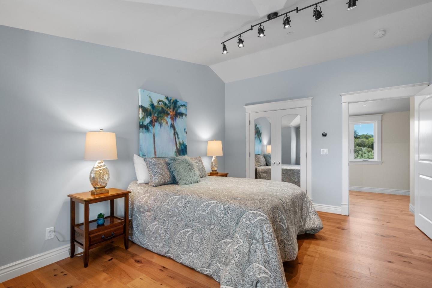 Detail Gallery Image 85 of 115 For 40 S Circle Dr, Santa Cruz,  CA 95060 - 4 Beds | 4/2 Baths