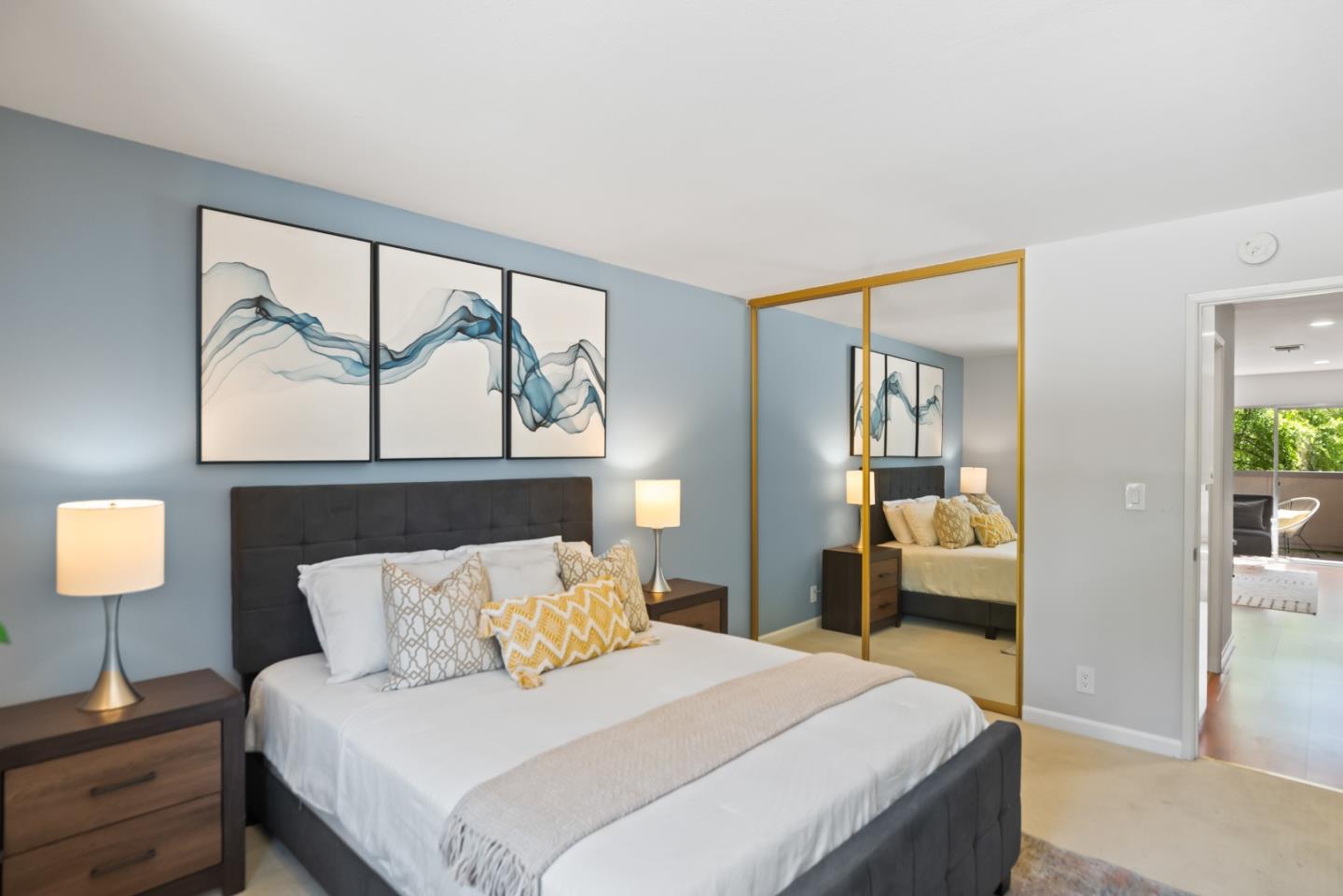 Detail Gallery Image 11 of 24 For 891 W California Ave #Y,  Sunnyvale,  CA 94086 - 2 Beds | 1/1 Baths