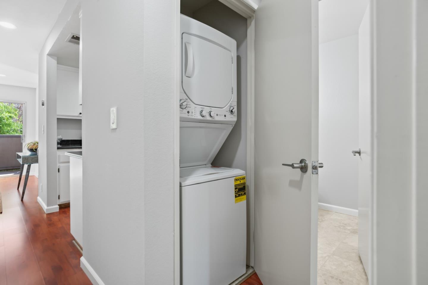 Detail Gallery Image 16 of 24 For 891 W California Ave #Y,  Sunnyvale,  CA 94086 - 2 Beds | 1/1 Baths