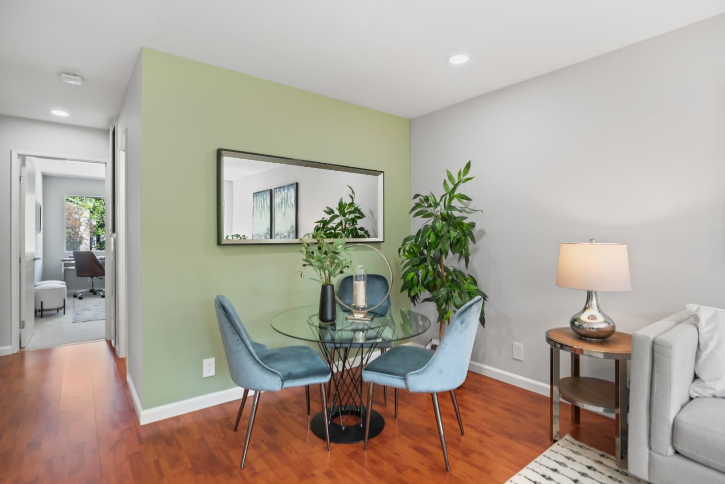 Detail Gallery Image 6 of 24 For 891 W California Ave #Y,  Sunnyvale,  CA 94086 - 2 Beds | 1/1 Baths