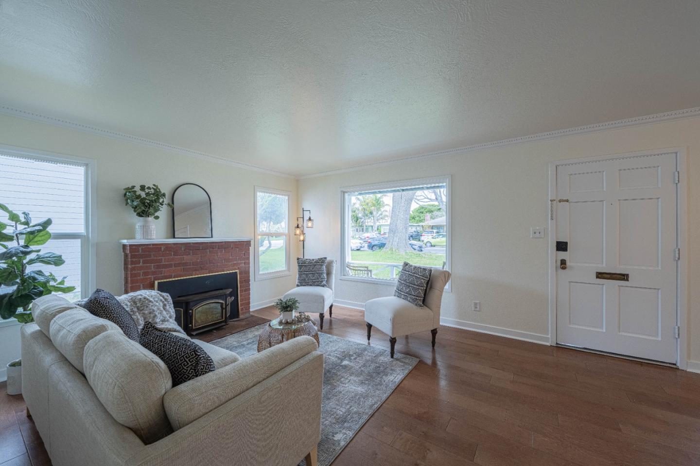 Detail Gallery Image 5 of 25 For 322 Chaparral St, Salinas,  CA 93906 - 3 Beds | 1 Baths