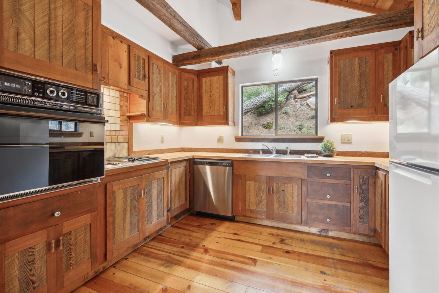 Detail Gallery Image 12 of 95 For 2120 Pack Trl, Mount Shasta,  CA 96067 - 2 Beds | 2 Baths
