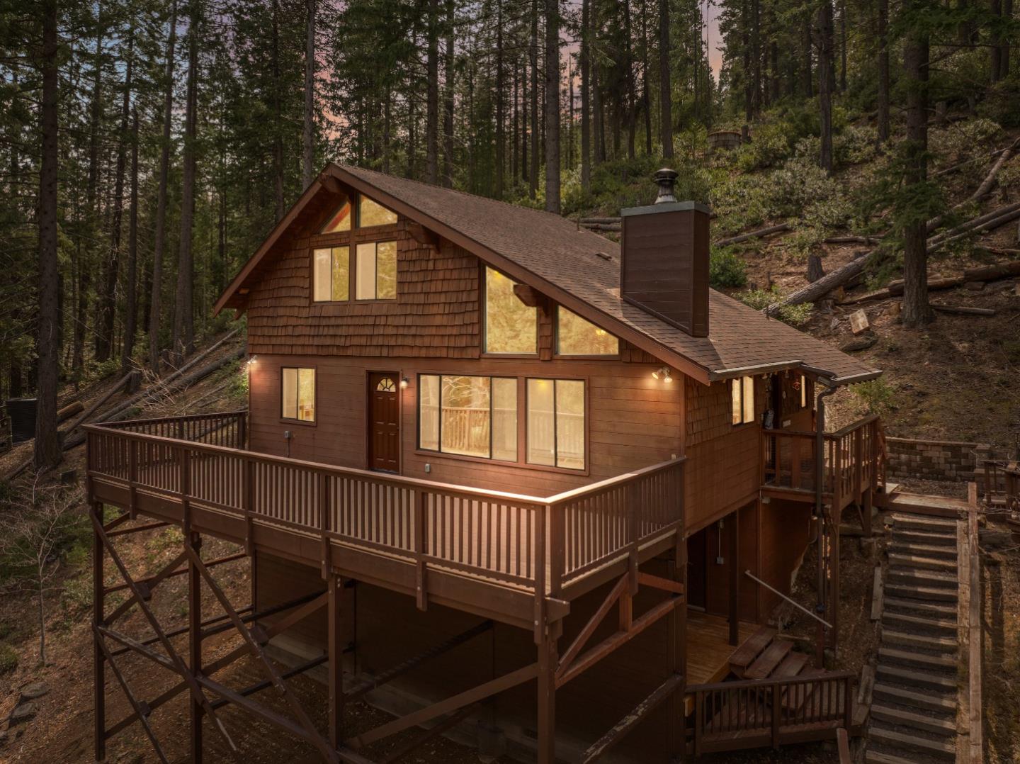 Detail Gallery Image 4 of 95 For 2120 Pack Trl, Mount Shasta,  CA 96067 - 2 Beds | 2 Baths