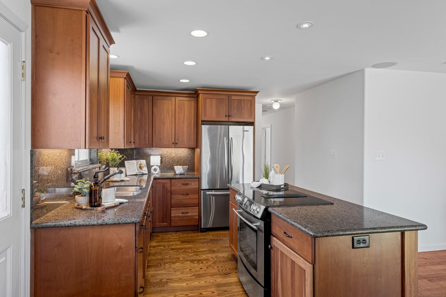 Detail Gallery Image 21 of 51 For 1569 Sabina Way, San Jose,  CA 95118 - 4 Beds | 2 Baths