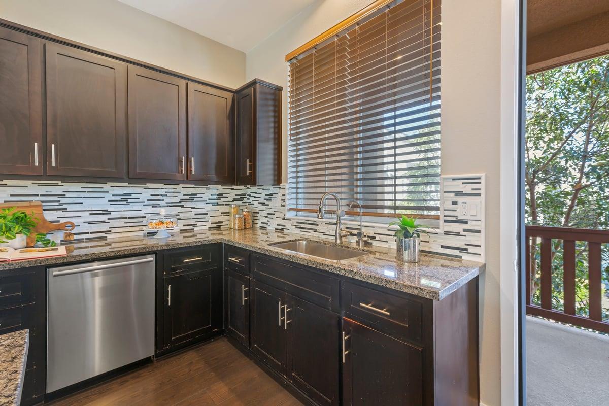 Detail Gallery Image 14 of 26 For 5575 Azalea Way, Newark,  CA 94560 - 3 Beds | 3/1 Baths