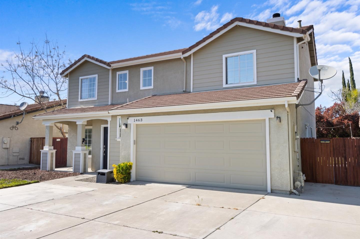 Detail Gallery Image 2 of 27 For 1463 Sienna Park Dr, Tracy,  CA 95376 - 4 Beds | 2/1 Baths